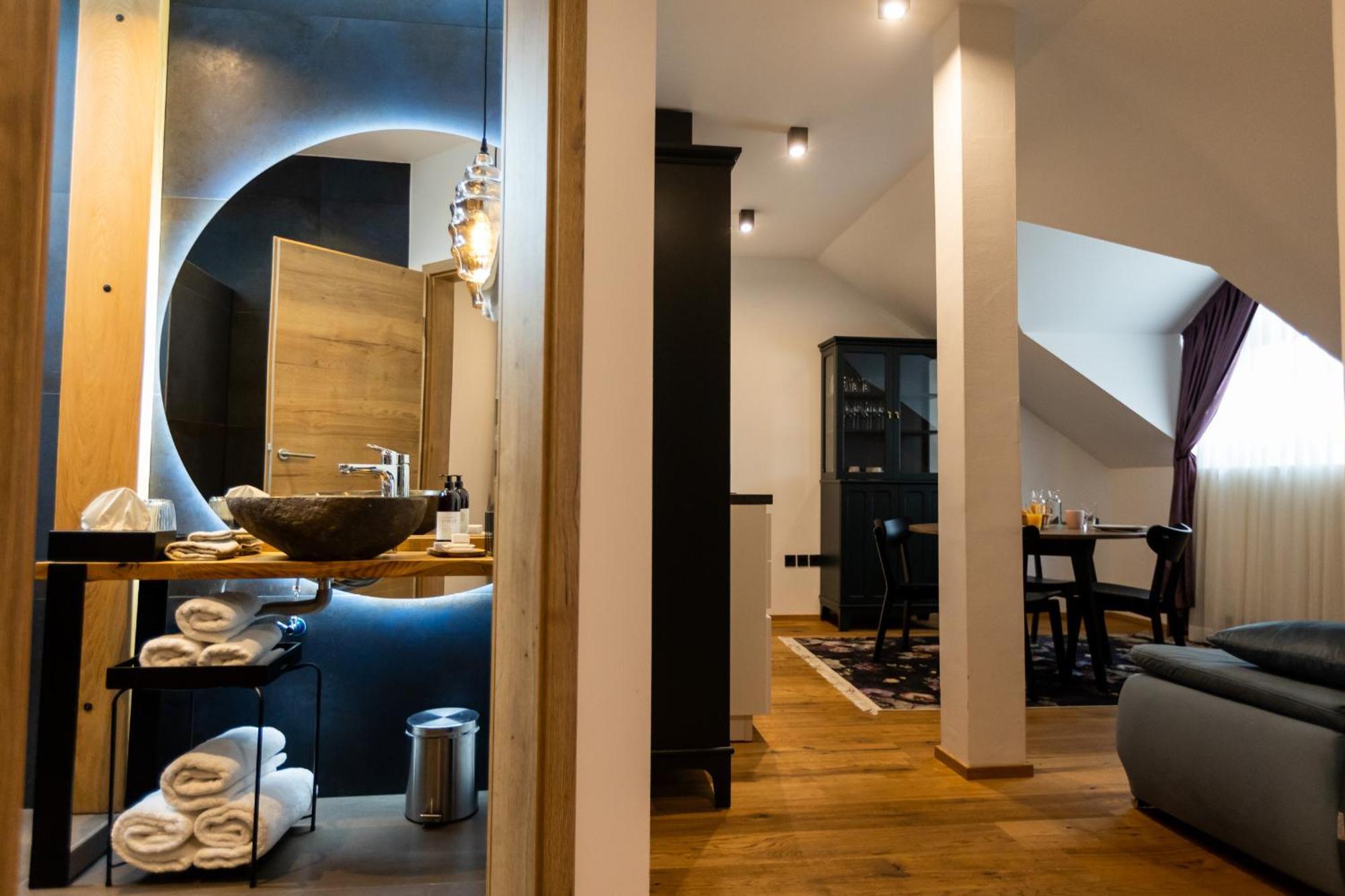 Kavenija Apartmaji - Free Parking Maribor Extérieur photo
